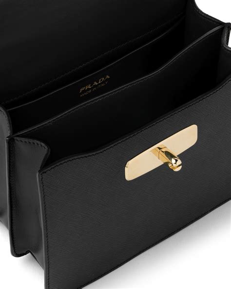 prada borsa a mano in pelle calf nero tu|Borsa A Mano In Saffiano Nero .